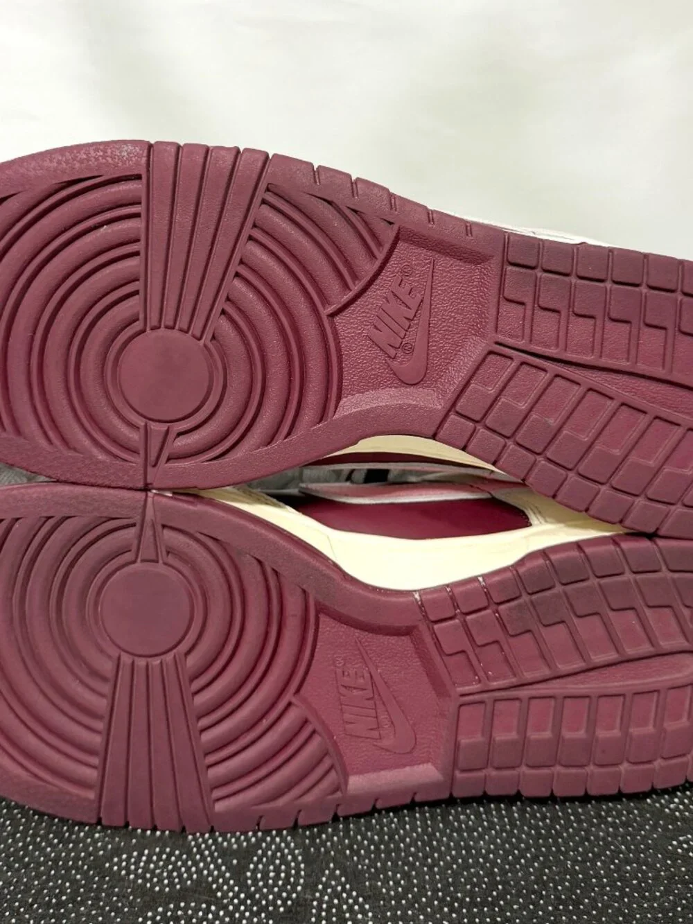 Nike Dunk Low Premium Valentine's Day Burgundy/Pink Men's size 9.5/Women's 11